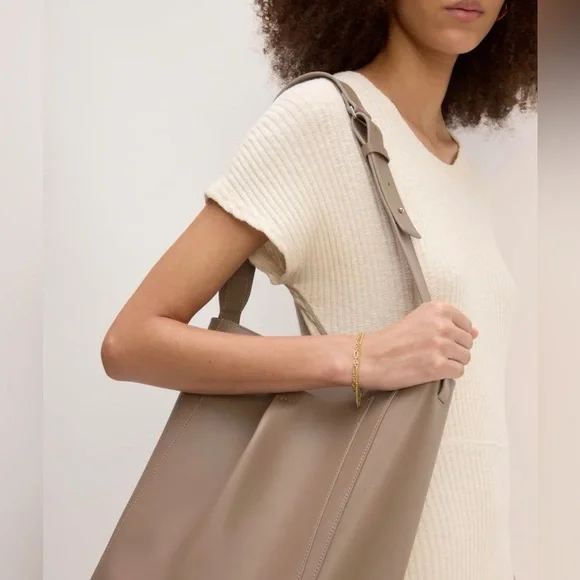 Everlane Studio Shoulder Bag in PORCINI TAUPE - Picture 2 of 6